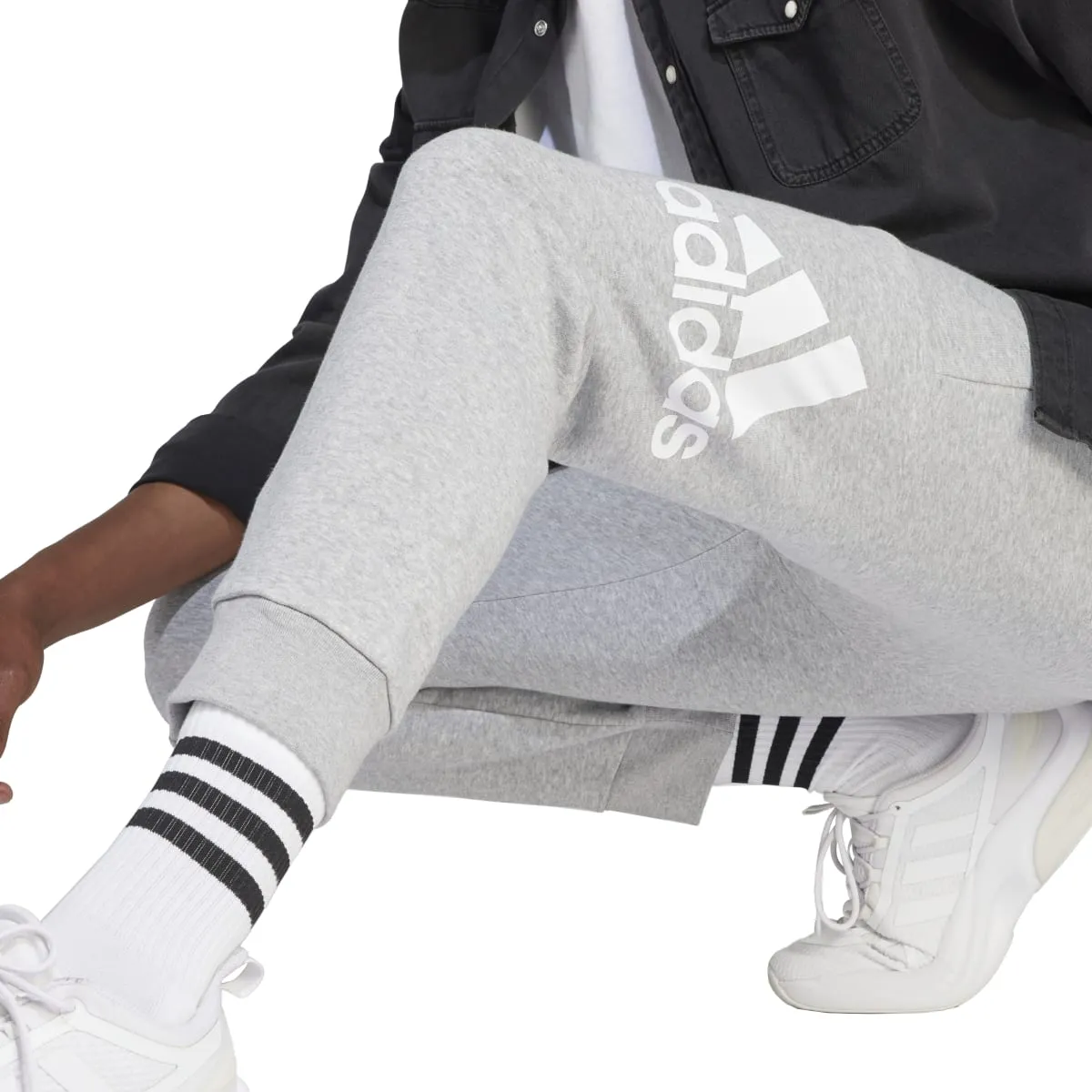 adidas Men's Essentials Fleece Tapered Cuff Big Logo Joggers