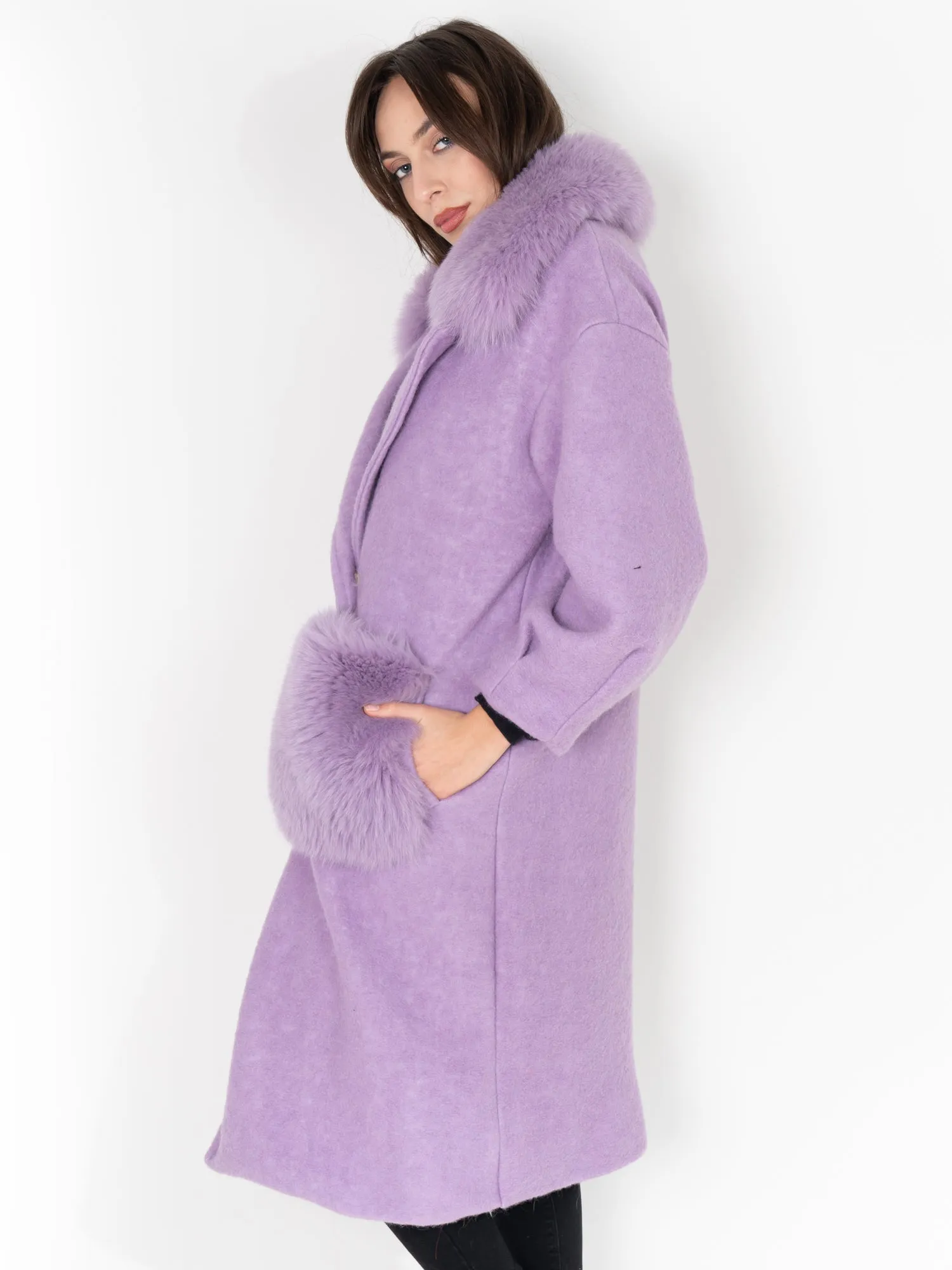 Coat with pockets and collar in lilac fox