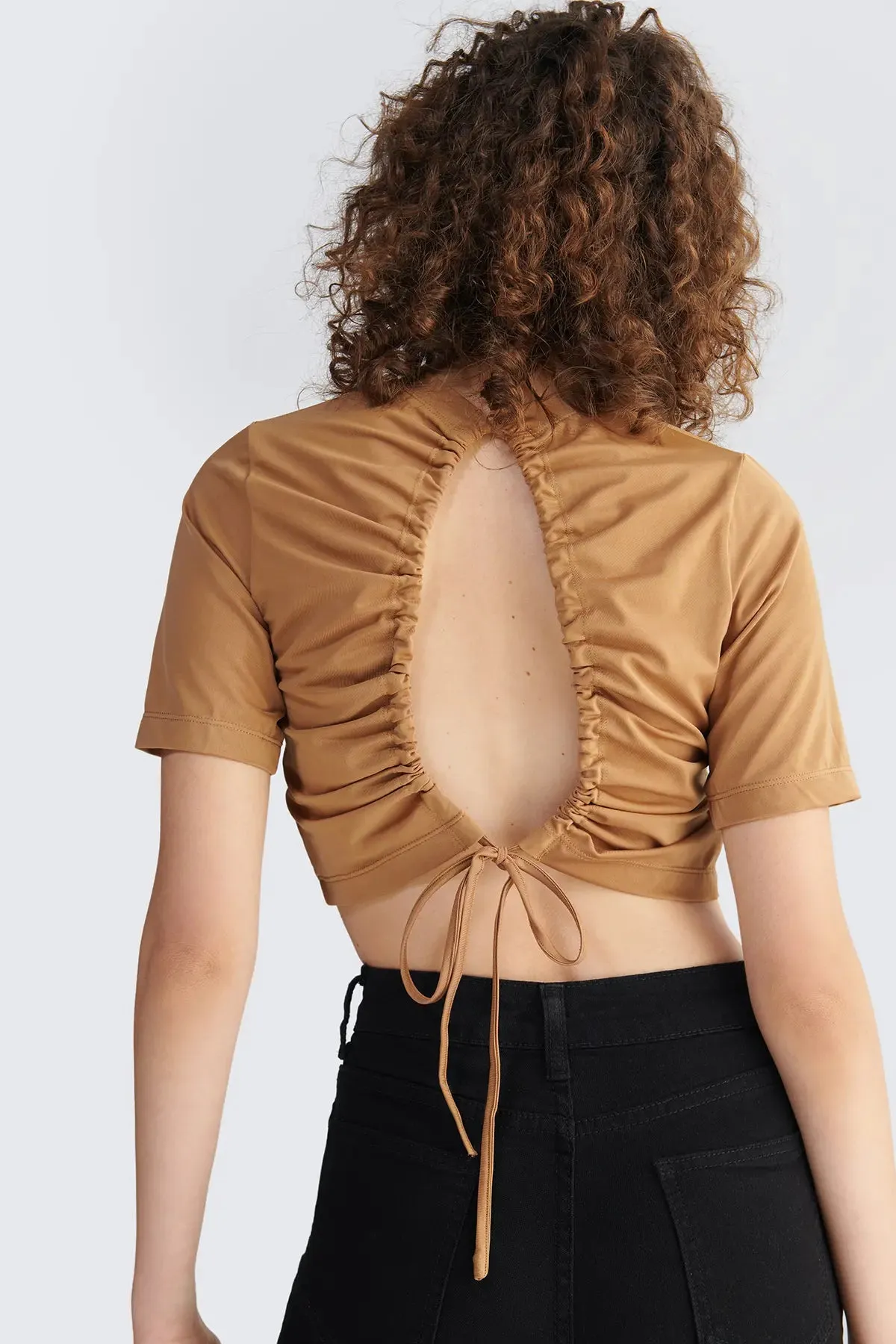 Cut Out Ruched Tie Back Crop Tee