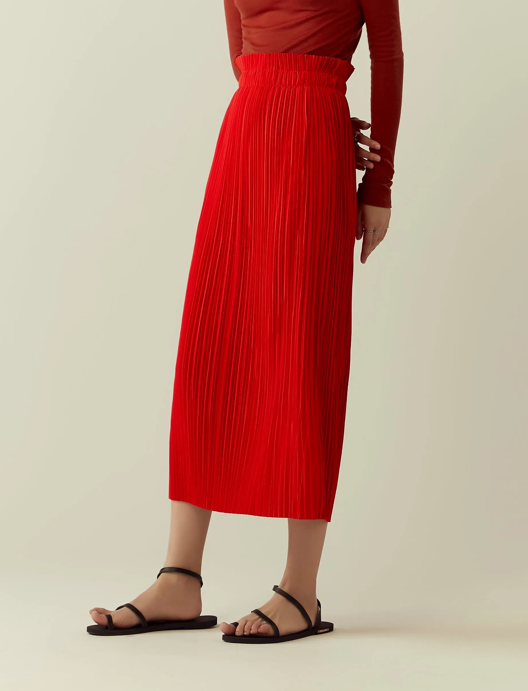 pleated midi skirt