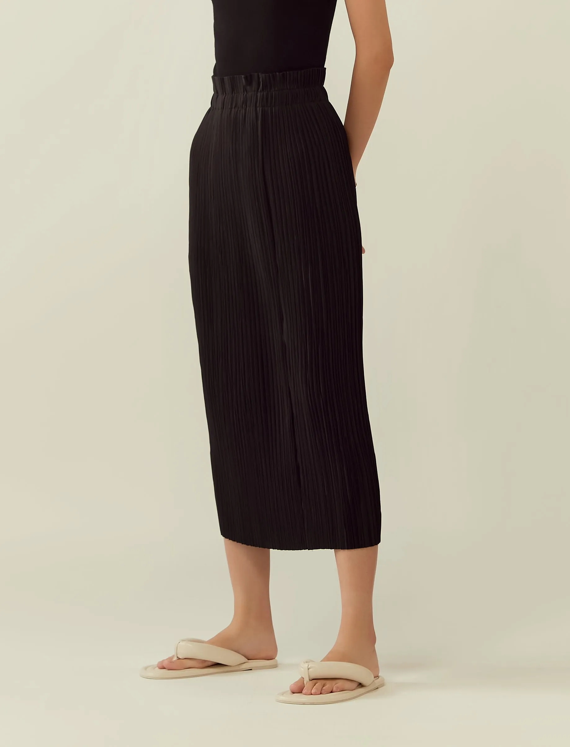 pleated midi skirt